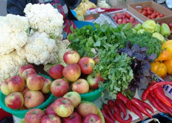 A large batch of vegetables and fruits from China came to Primorye