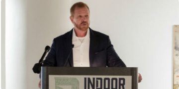 Metropolis Farms unveils indoor agriculture lighting technology