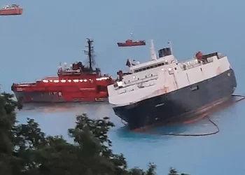 Dry cargo ship Lider Bulut with vegetables and fruits tilted more near Tuapse when trying to refloat it