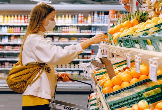 The doctor called the signs of dangerous vegetables and fruits