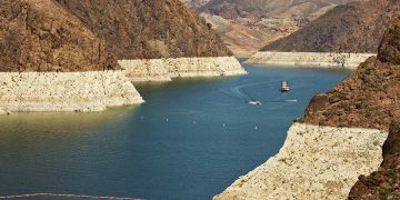 ColoradoRiverDrought: Biden Administration Proposes Water Supply Cuts in Seven States