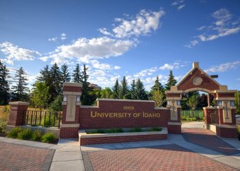 New University of Idaho gateway at Stadium Drive