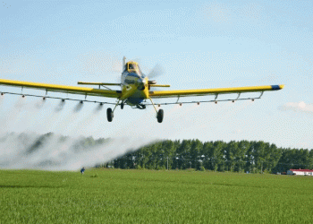 Drones in agriculture: complement, but do not replace manned aircraft