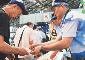 JA Tsumagoi Village Promotes Cabbage Sales at Ota Market, Aiming for Market Stability