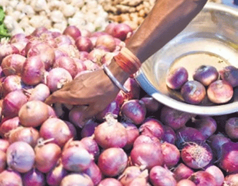 Onion Prices Surge to Rs 50/kg in Bhubaneswar Amid Supply Shortage