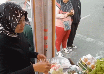 Farida’s Success Story: Building a Fresh Vegetable Business from Scratch