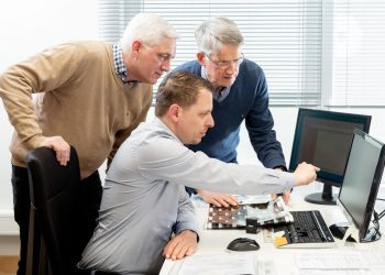 Asparagus Tag Innovations Extend to Herbs, Spring Onions, and Garlic: A Sustainable Packaging Trend