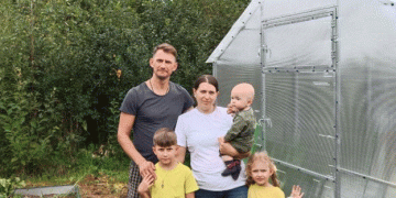 How Social Contracts are Boosting Family Farms and Greenhouses: A Path to Profitability in 2024