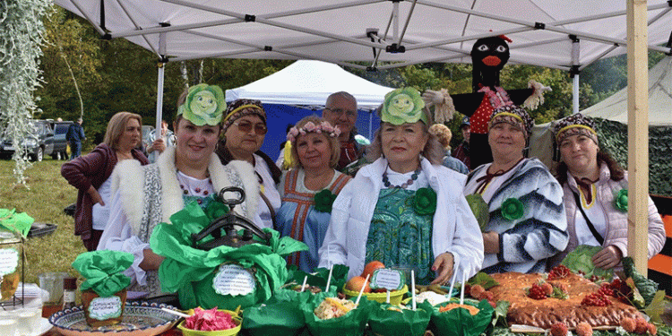 From Field to Festival: How a 12.5 kg Cabbage Champions Agronomic Excellence